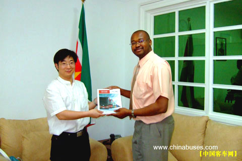 来自苏里南对中国客车的关注 - 因为专业 所以