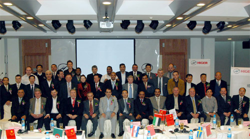Higer Bus president Wu Wenwen, vice president Huang Shuping, overseas ...