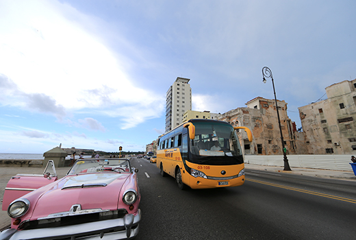 宇通客车在哈瓦那街头