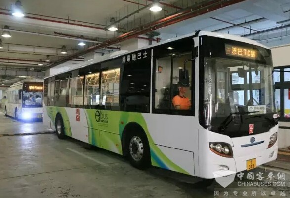 澳门推五洲龙电动巴士实验 市民可免费试乘_客
