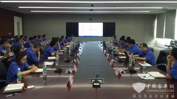 亚星客车召开2016年上半年经济运营分析会_客