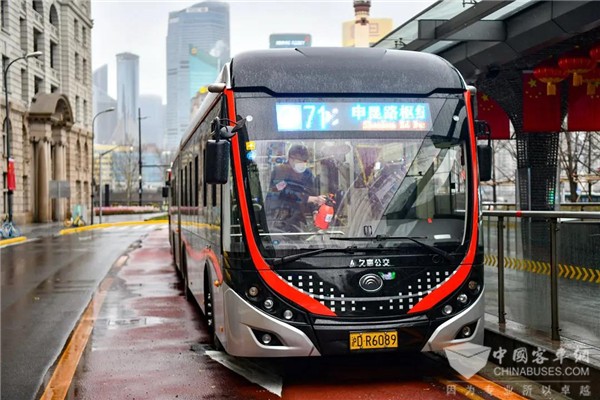 厉害!乘坐上海这条著名的公交线将可获悉