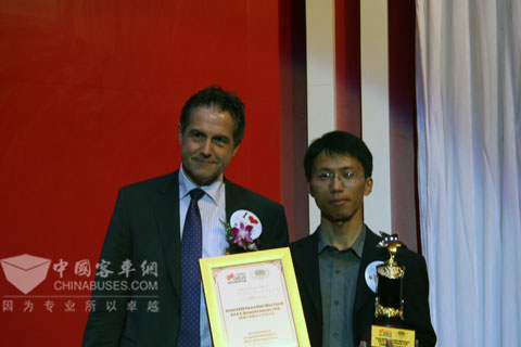 中通客车LCK6899H荣获2010世界客车联盟年度最佳中型客车奖