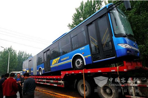 大金龙18米brt运抵山东枣庄
