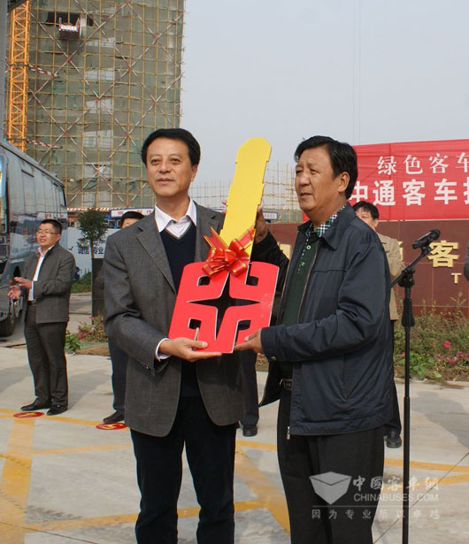 中通客车开赴日喀则,建起藏汉友谊新桥梁-客车