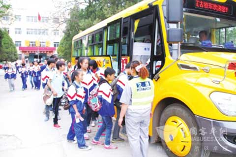 甘肃兰州:红古中小学实现校车全覆盖-客车用户-中国客车网