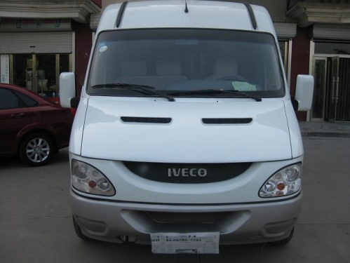 出售05年单位一手9座依维柯都灵v-二手客车-中