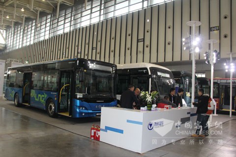 2012南京客车展青年客车展台
