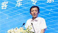 宇通古巴合资工厂CAISA的工人们工作