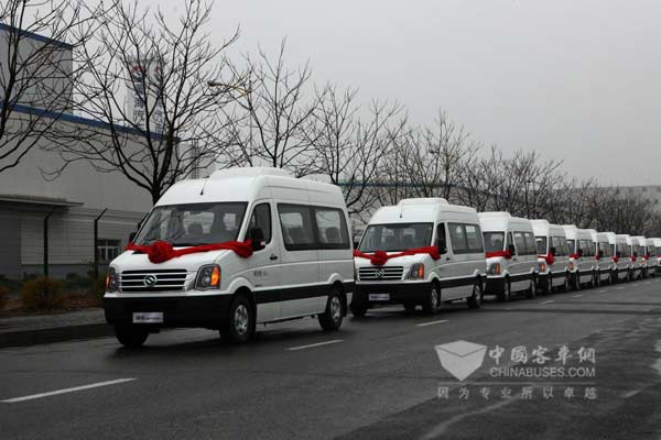 大连黄海向用户交付的瑞途纯电动轻客