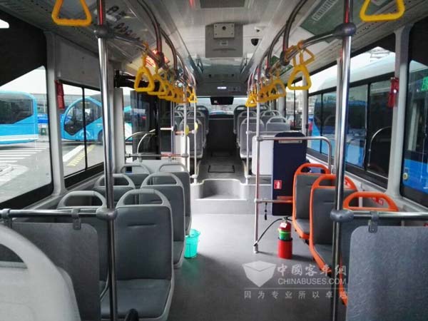 金华BRT二号线开通运行 青年“巨无霸”来了