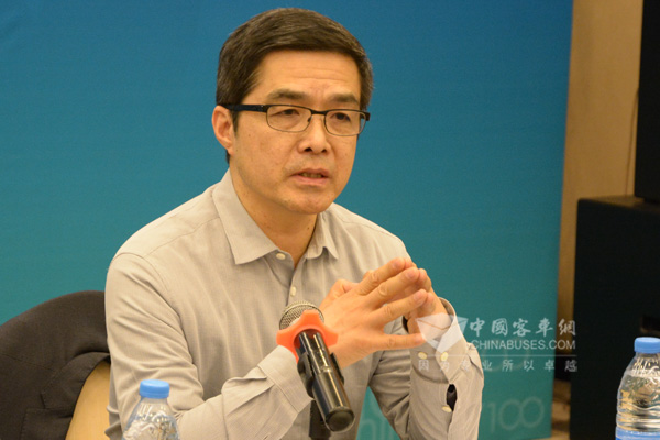欧阳明高答客车网：“十三五”客车电池什么样