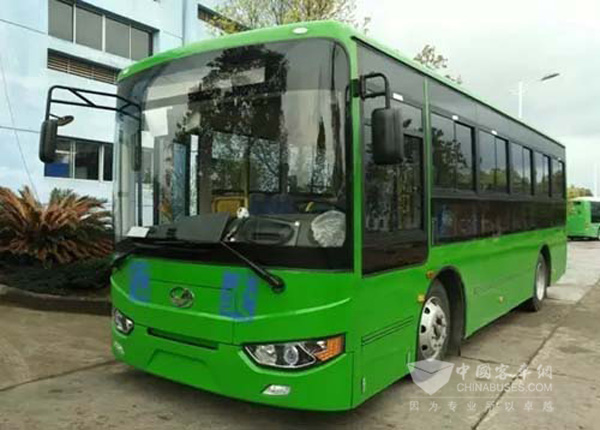 上饶客车：山东客户首台新能源公交车下线