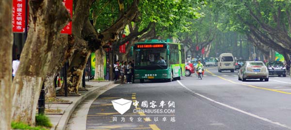 杭州：“五一”小长假公交集团出车两万多辆