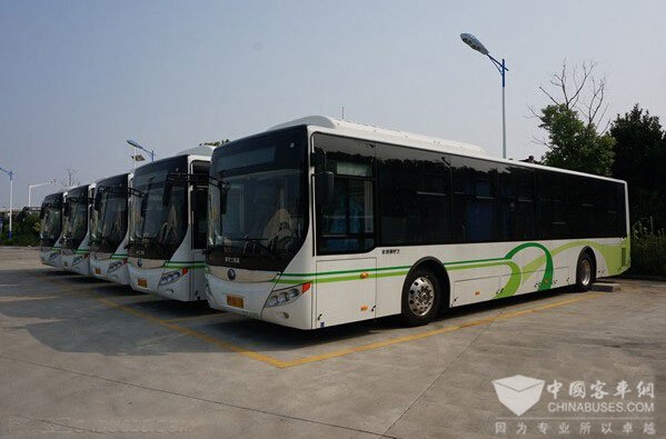 山西：纯电动公交车在原平市投入运营