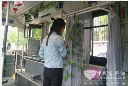 长沙一公交车为哺乳妈妈设“包厢”
