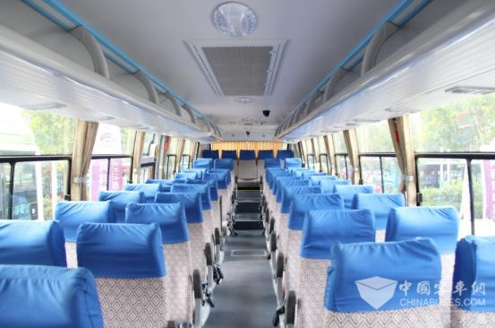 XMQ6120城郊混合动力客车清新内饰