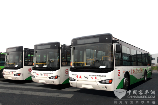 即将驶向吉安的海格新能源公交车
