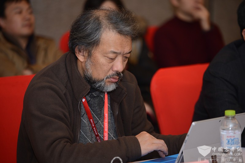 厦门理工大学中国未来巴士系统研究中心首席专家王健