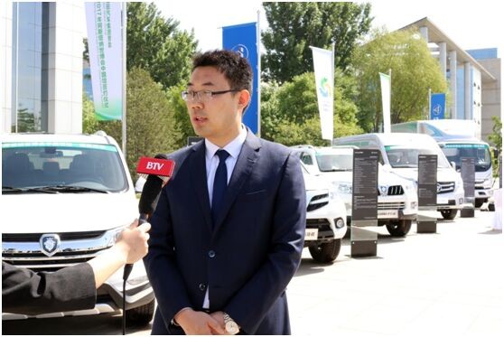 　福田汽车集团海外事业本部副总经理程万志接受记者采访