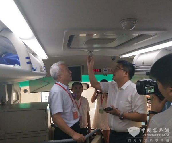 公交安全刻不容缓 中科极快速灭火新技术问世