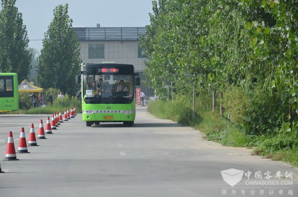 济南：发展公共交通 倡导“绿色出行”