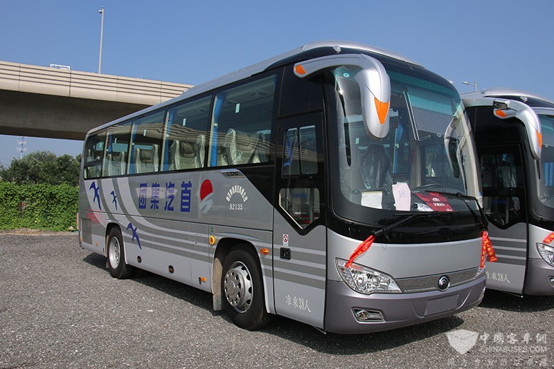 宇通ZK6119H5Y豪华客车