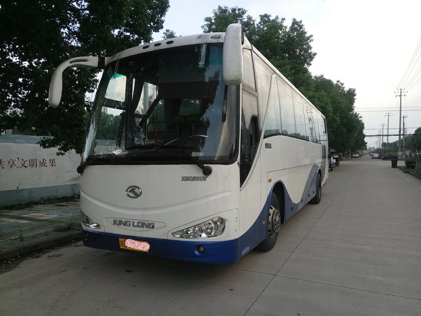 51座金龙客车