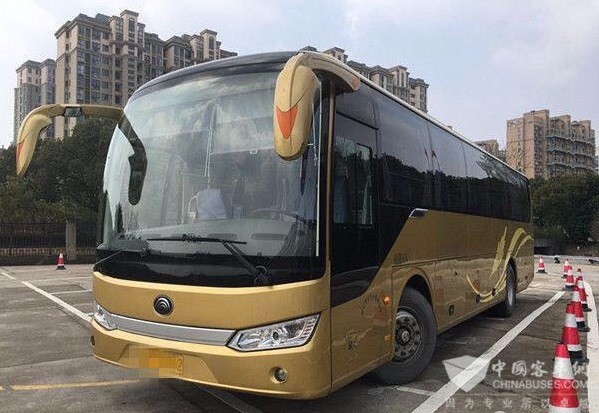 60座宇通客车