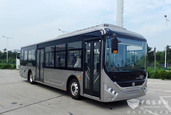 上海：两条公交线试点安装“驾驶区隔离门” 公交司机也有“防护板”了