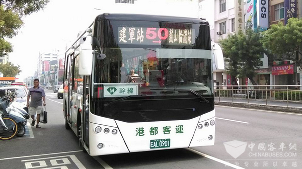金龙电动公交高雄运营百万里创台湾最长运营里程记录