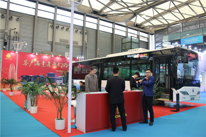 2018上海国际客车展豪沃展台