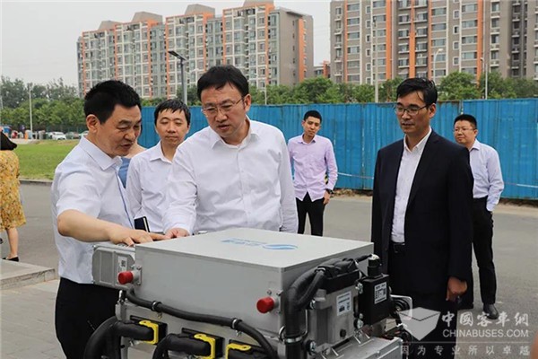 北京市经信局局长王刚走进亿华通 调研燃料电池客车