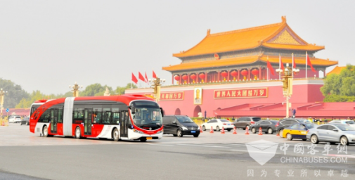 美媒：公交车电动化，中国正在领先美国