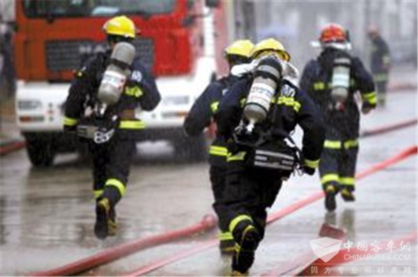 交通运输部等七部门出台政策优待消防救援人员免费乘坐城市公交