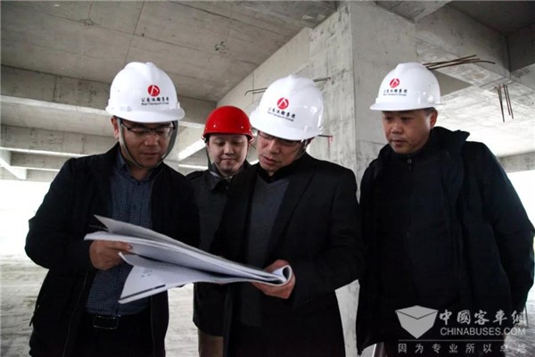 江苏：南昌公交集团领导带队深入多处公交项目施工现场调研建设进展