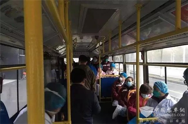 武汉公交：武汉1151辆公交车变身抗疫“战车”