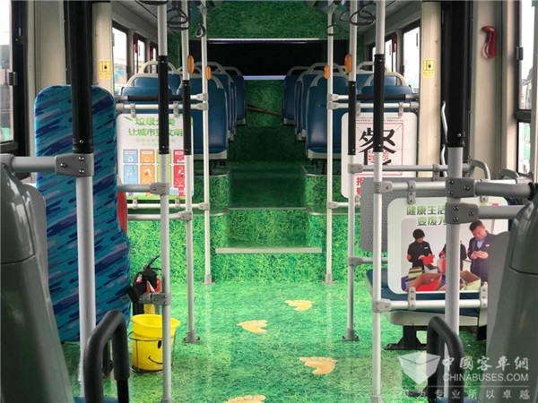 郑州首辆“绿色环保”主题公交上线