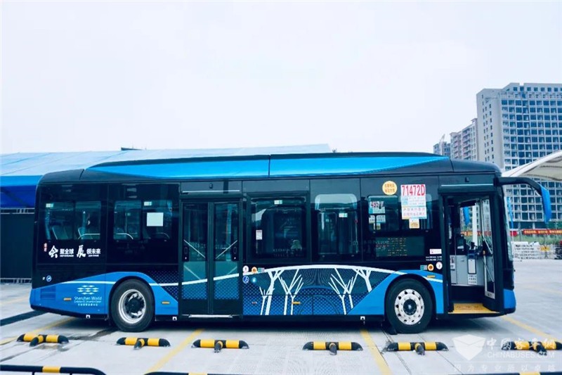 首批全新比亚迪纯电动客车B10投运深圳