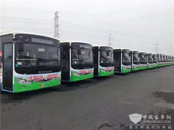 安凯G9新能源公交车驶入湛江 服务百姓绿色出行 