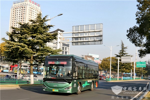 苏州金龙“地铁巴士”与溧阳市民共迎春暖花开