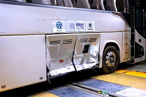 欧辉氢燃料客车通过国内首次碰撞试验，“护奥”实力获央视点赞!