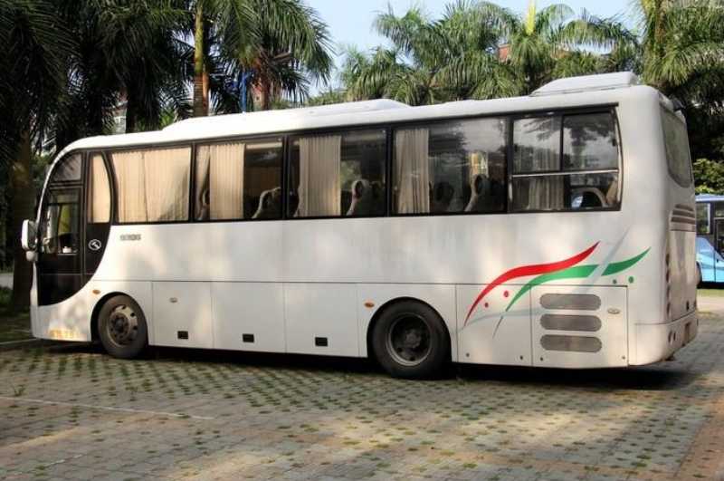 武汉求购二手大巴车。 国4或国5，38座—49座，柴油车。
