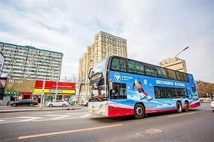 欧辉双层巴士穿上冬奥“新衣” 扮靓北京街头焕发“双奥之城”新活力