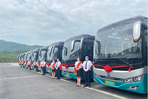 亚星纯电动豪华客车助力綦江至重庆高速线路服务提档升级