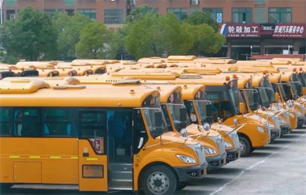 在芜湖，宇通校车守护孩子们10年上学路!