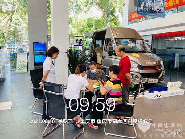 南京依维柯 轻客的发展 轻型商用车产业