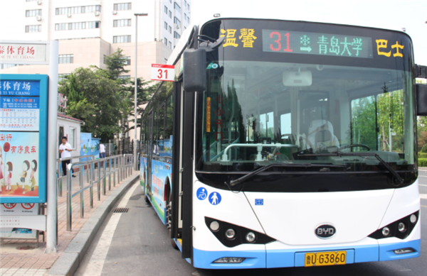 构建“公交都市” 青岛188条公交与地铁有效衔接