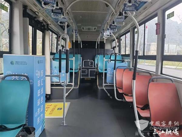 四川宜宾 自动驾驶公交车 道路测试