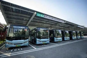 重庆公交：首座光储充放能源管理综合示范站建成